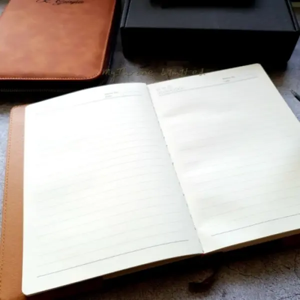 Луксозен кожен тефтер - персонализиран и с лазерно гравиран