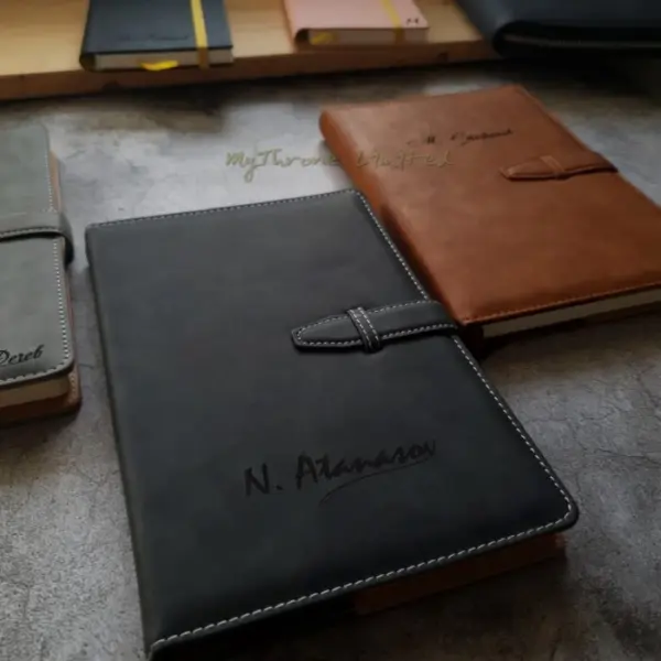 Луксозен кожен тефтер - персонализиран и с лазерно гравиран